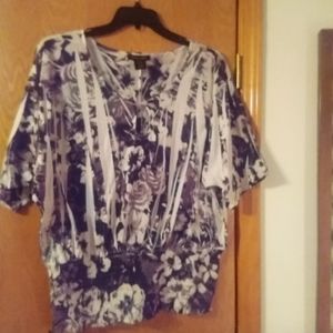 Distressed flower design top size 3xl